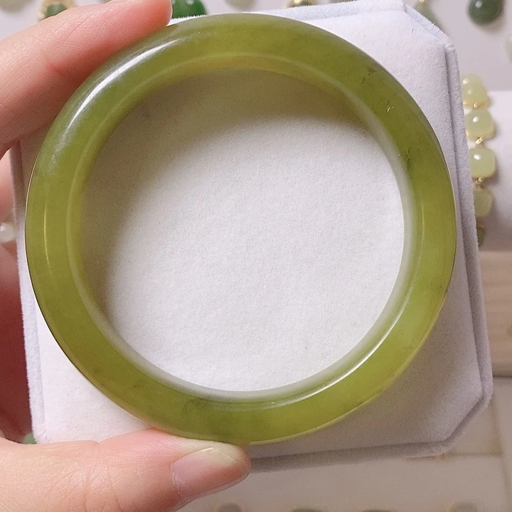 未镶嵌蛇纹石玉手镯圈口60