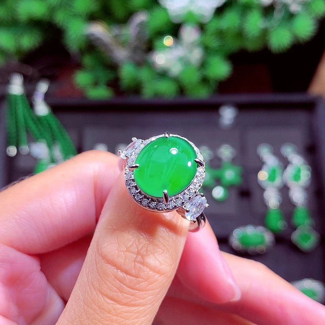 颈饰未镶嵌翡翠天然