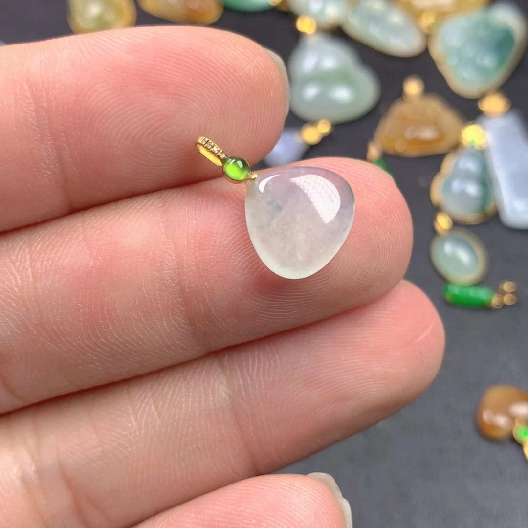 【闪购商品】颈饰18K金镶嵌翡翠翡翠