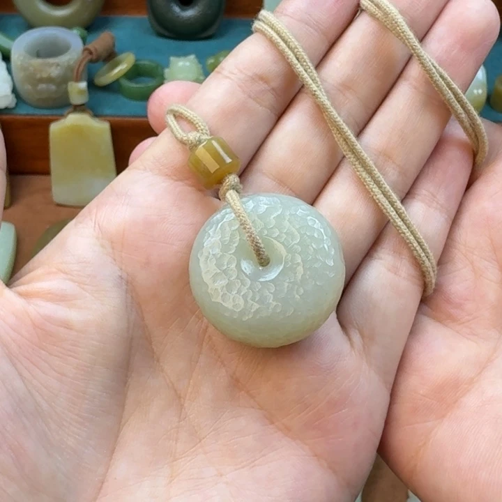 念***馆颈饰未镶嵌和田玉