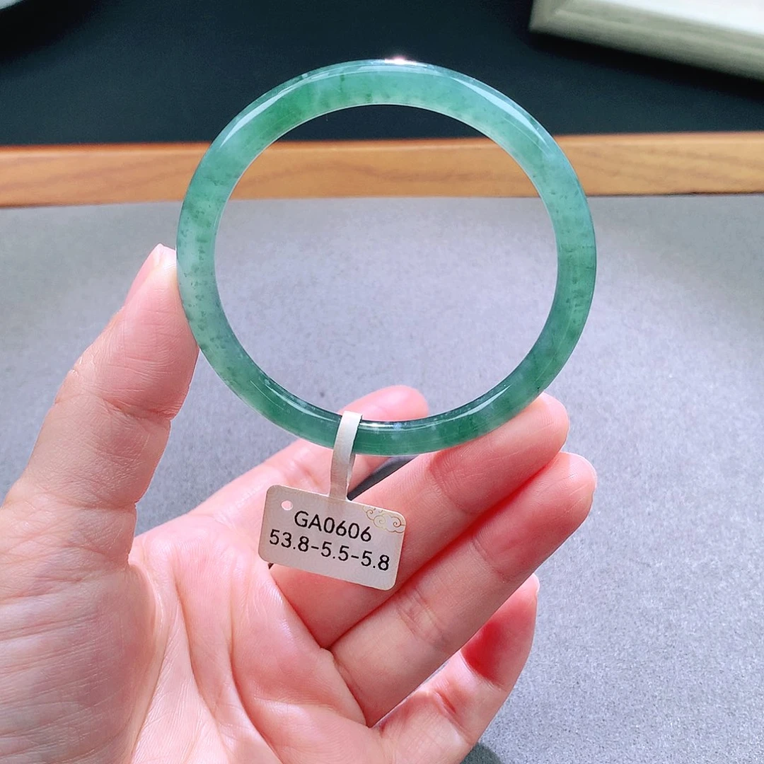 翡翠未镶嵌手镯天然翡翠手镯a货