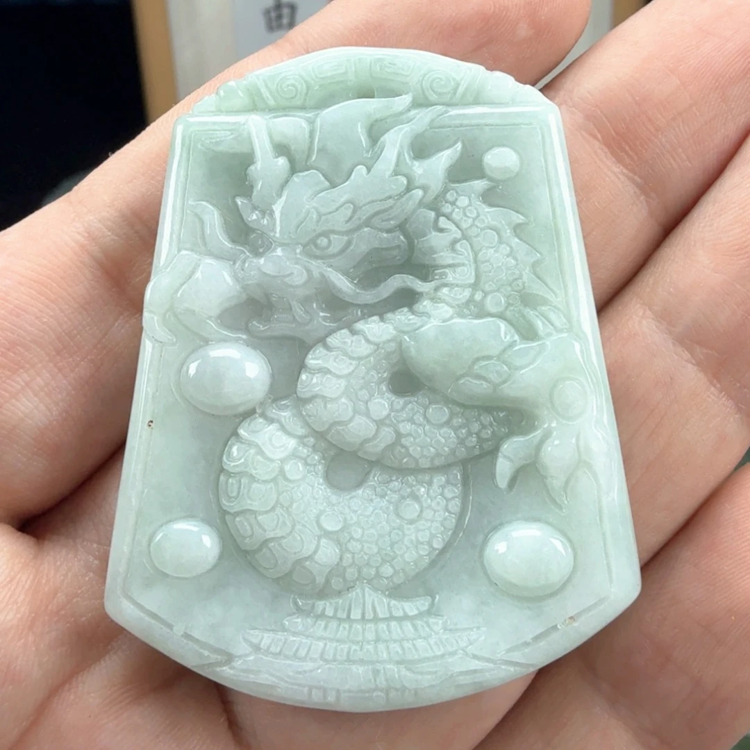 翡翠挂件未镶嵌翡翠