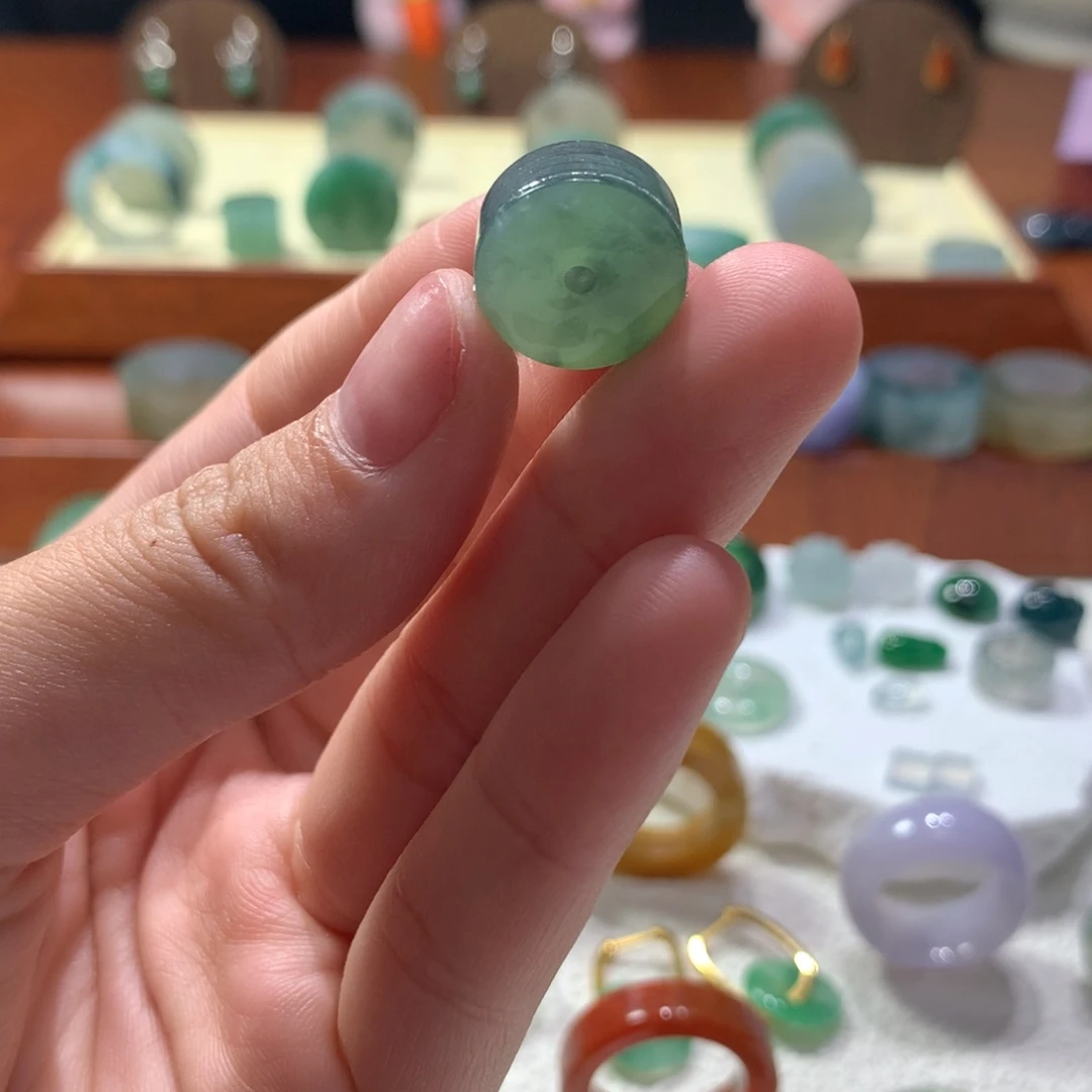 未镶嵌定制翡翠翡翠