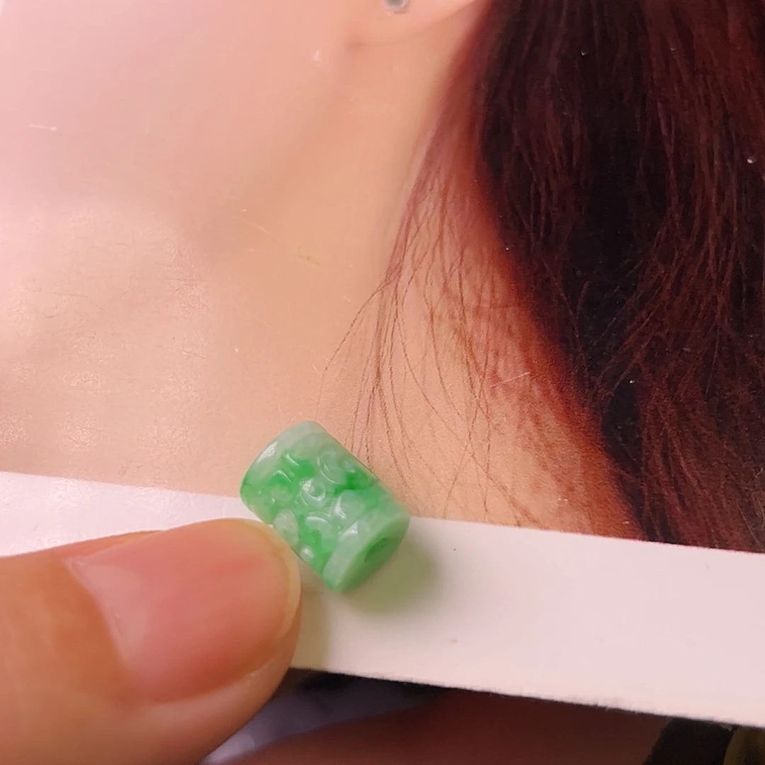 翡翠未镶嵌颈饰路路通