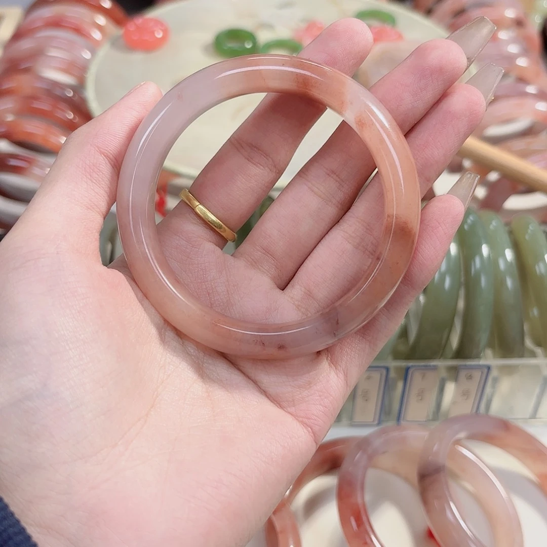 石英质玉手镯未镶嵌晚**狗