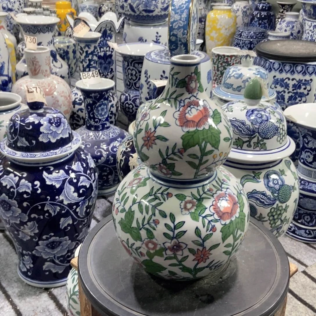 摆件花瓶手绘釉下彩