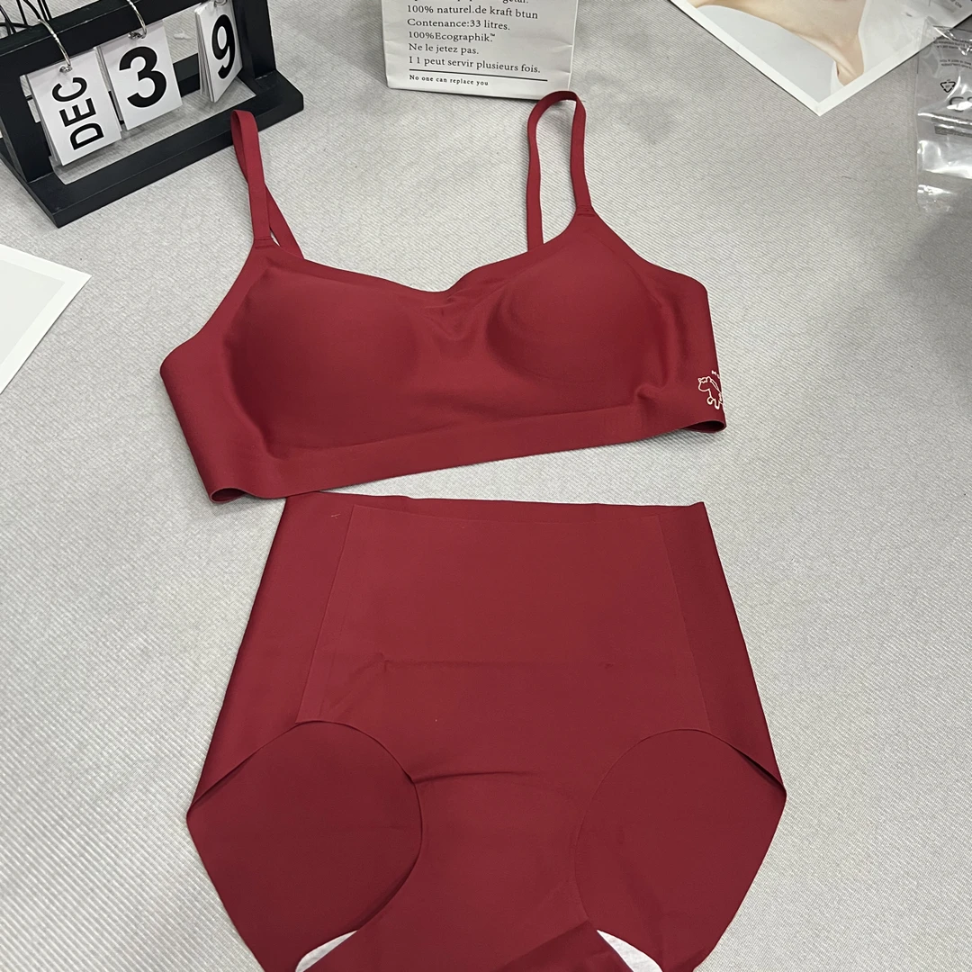 本命年红色内衣内裤套装女士结婚文胸无痕无钢圈聚拢薄款小胸舒适