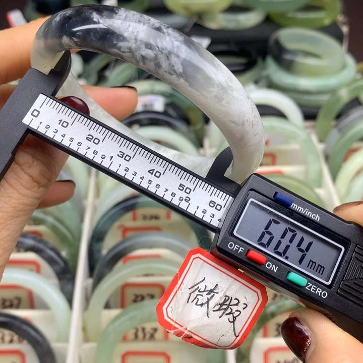 蛇纹石玉未镶嵌手镯342