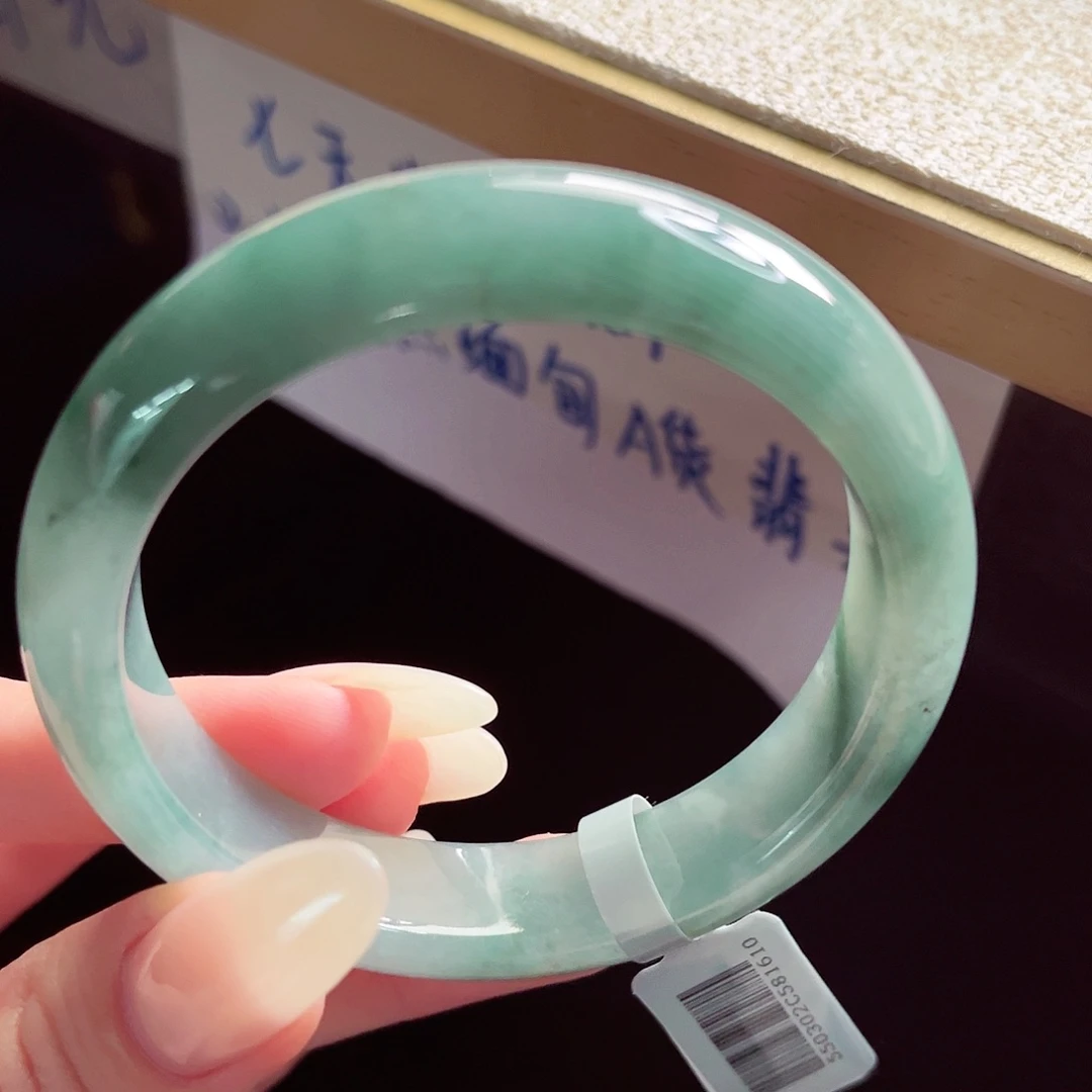 翡翠未镶嵌手镯手镯