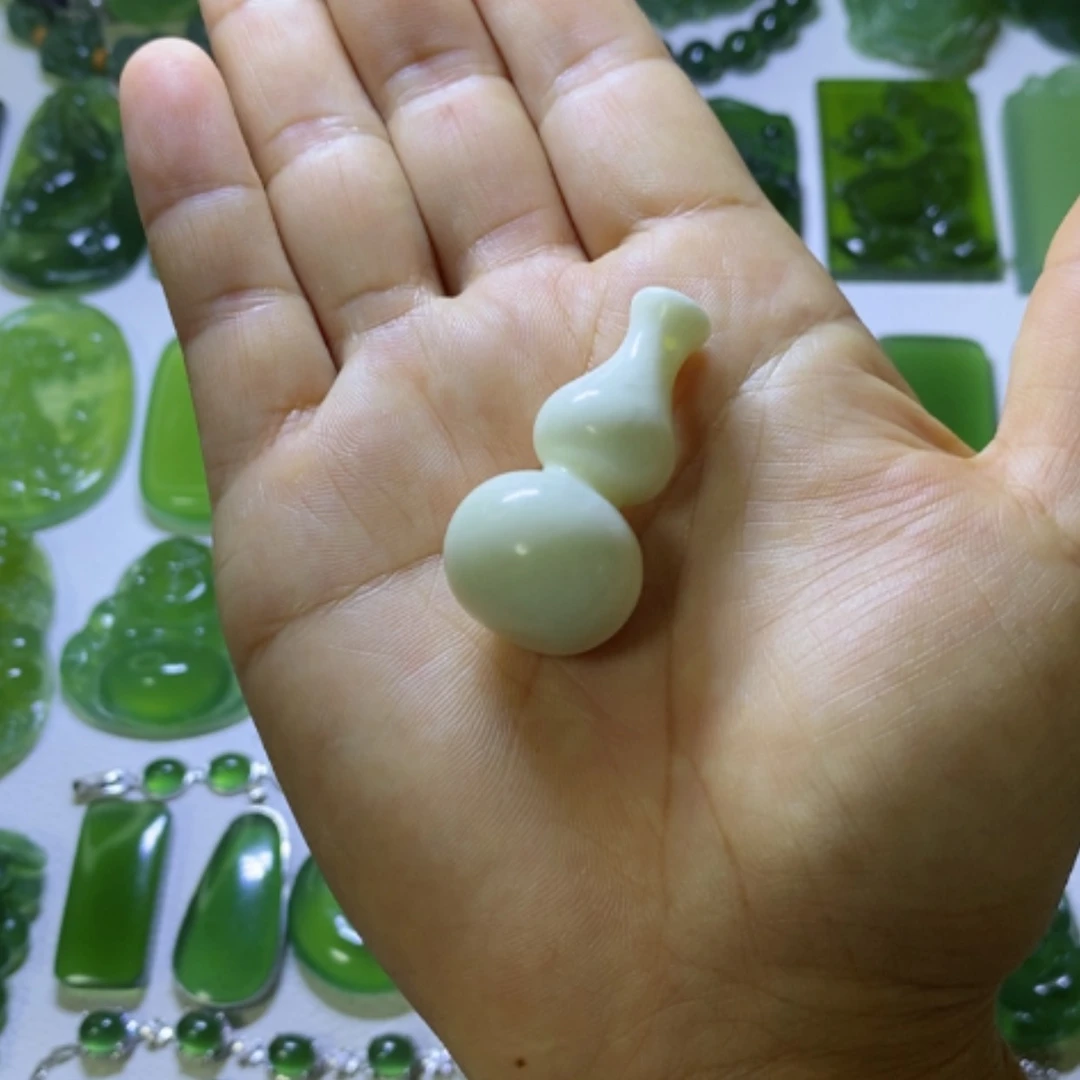 【闪购商品】未镶嵌蛇纹石玉颈饰