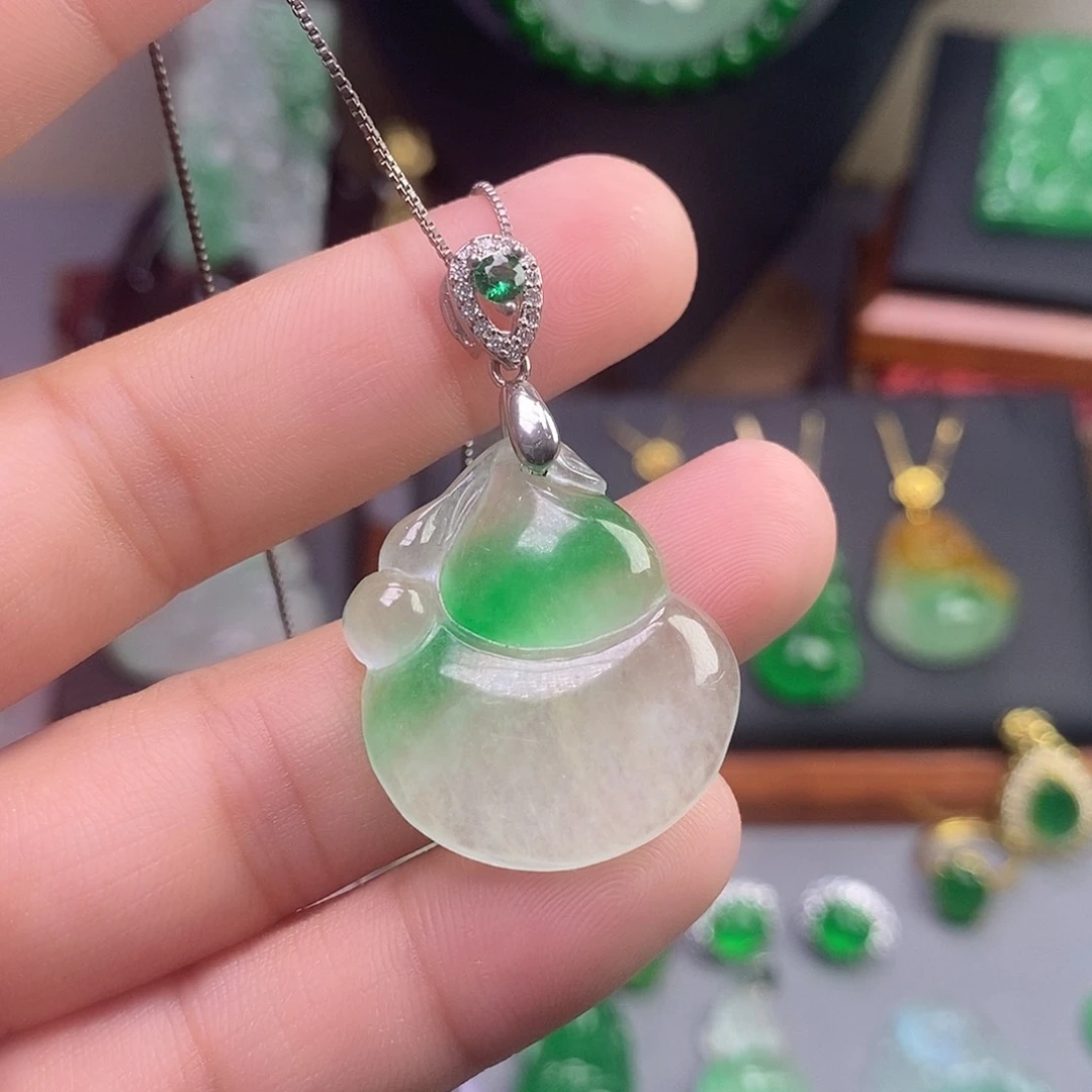 颈饰未镶嵌翡翠吊坠