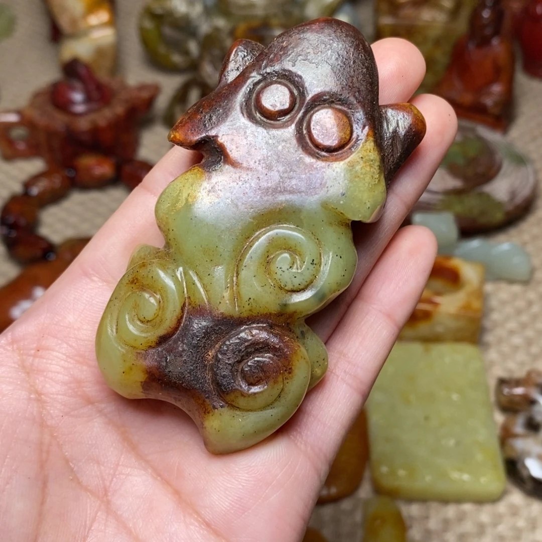 蛇纹石玉未镶嵌颈饰