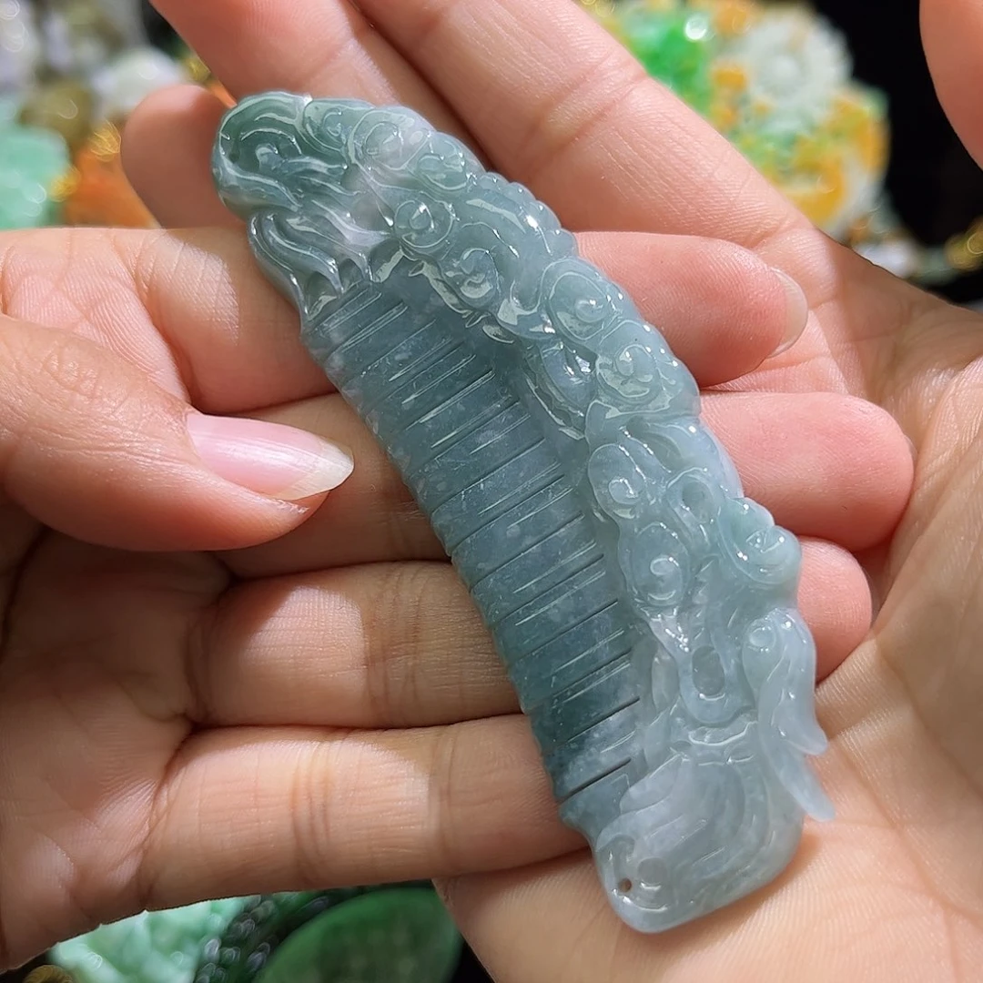 翡翠未镶嵌颈饰待编织