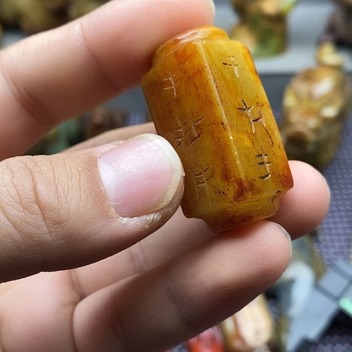 未镶嵌蛇纹石玉颈饰