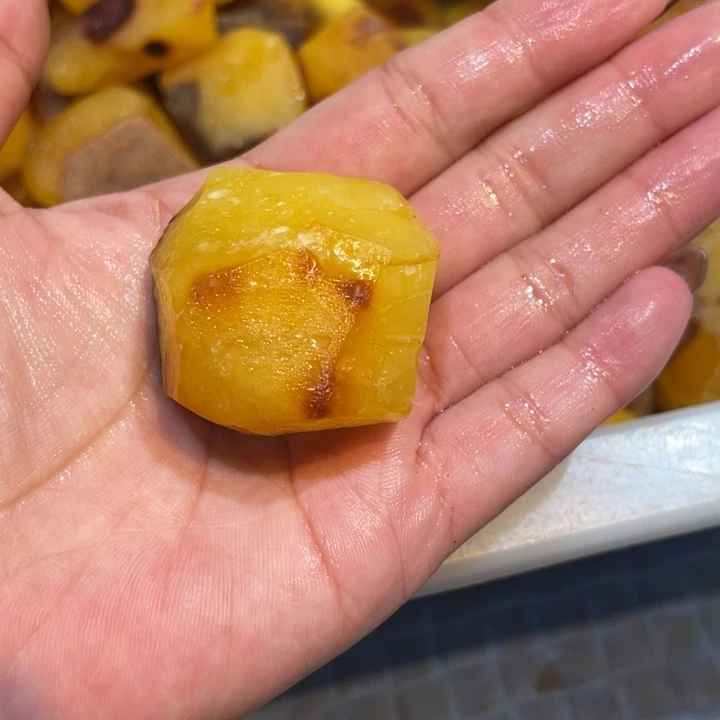 琥珀未镶嵌裸石原石定制