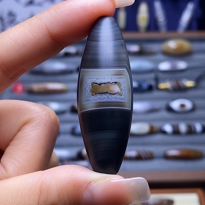 兰***房玛瑙/玉髓未镶嵌颈饰