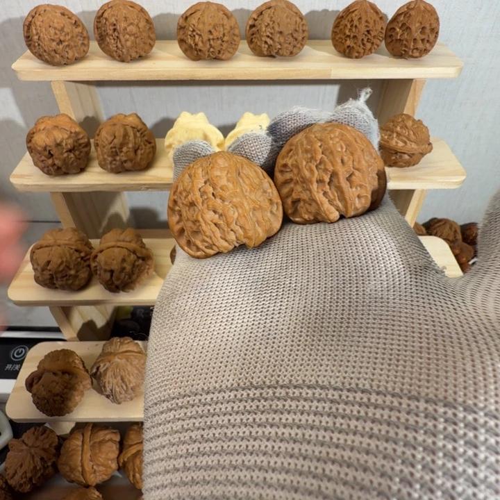 吊坠文玩核桃微修白狮子