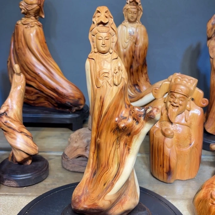 柏木（崖柏）观音摆件