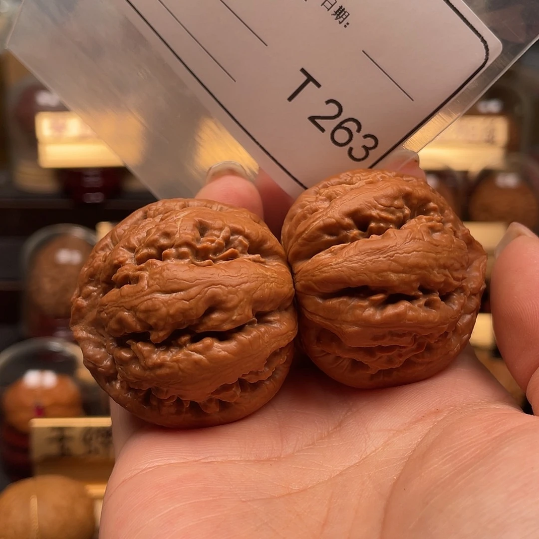 文玩核桃吊坠H****e霸王龙44。263