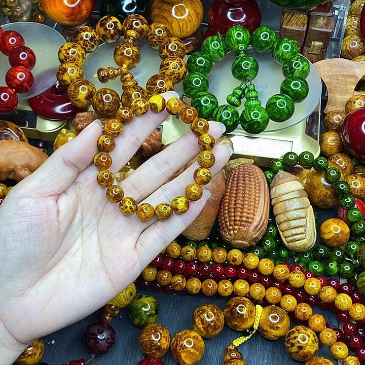 松木琥珀木文玩手串