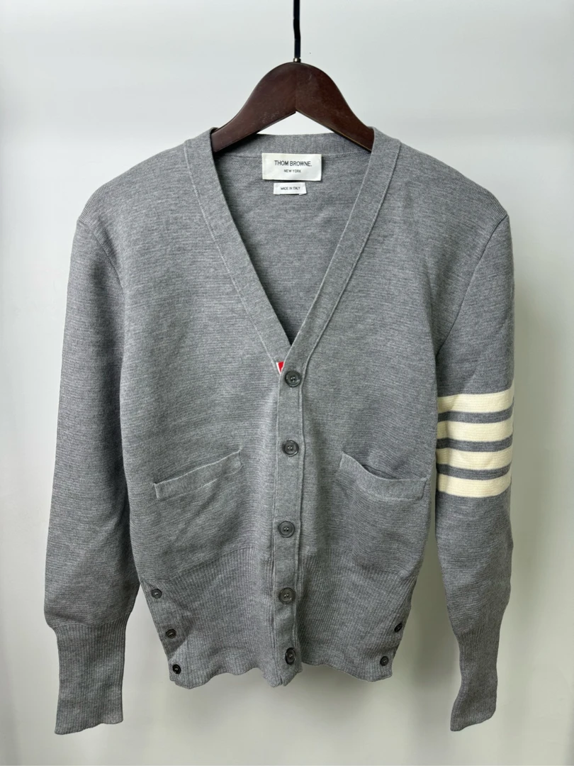 未使用 THOMBROWNE 经典四条杠开衫外套/0码/2522124