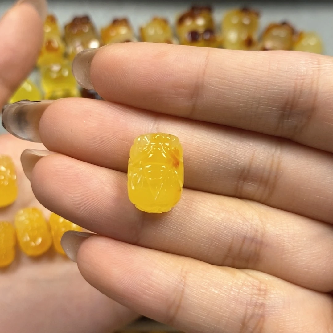 未镶嵌颈饰蜜蜡柠***包貔貅