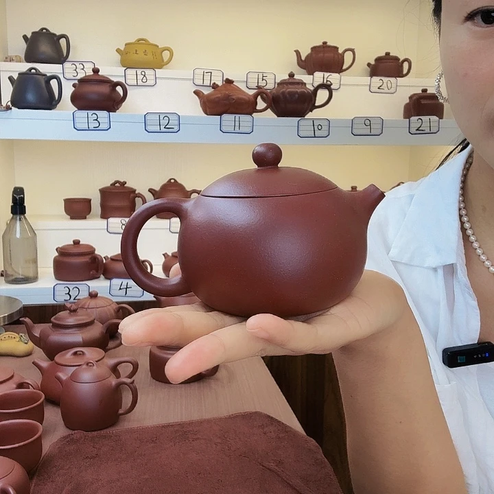 行***云茶壶紫砂西施半手260毫升，微瑕处理，底槽清