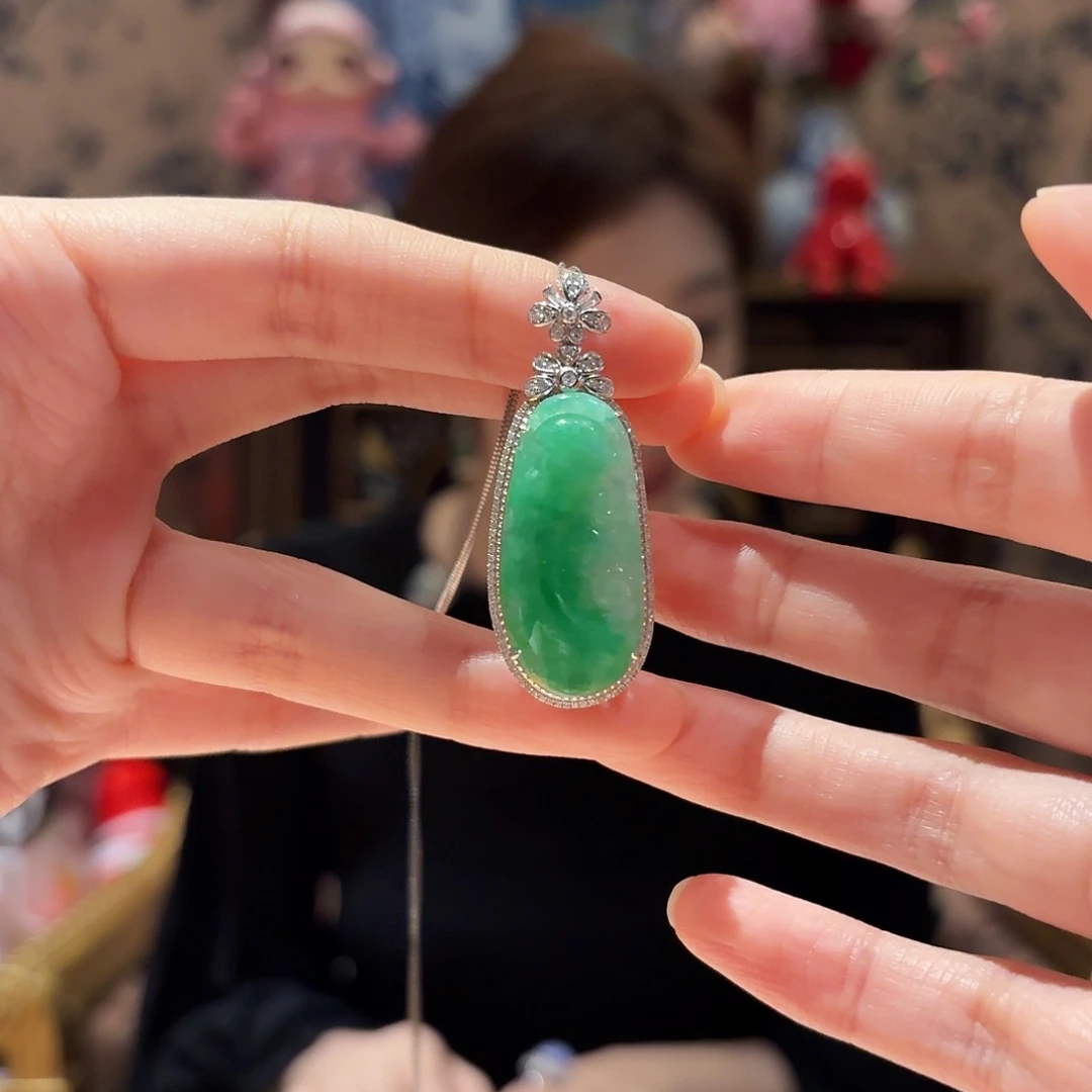 翡翠吊坠(赠链)18K金镶嵌2号