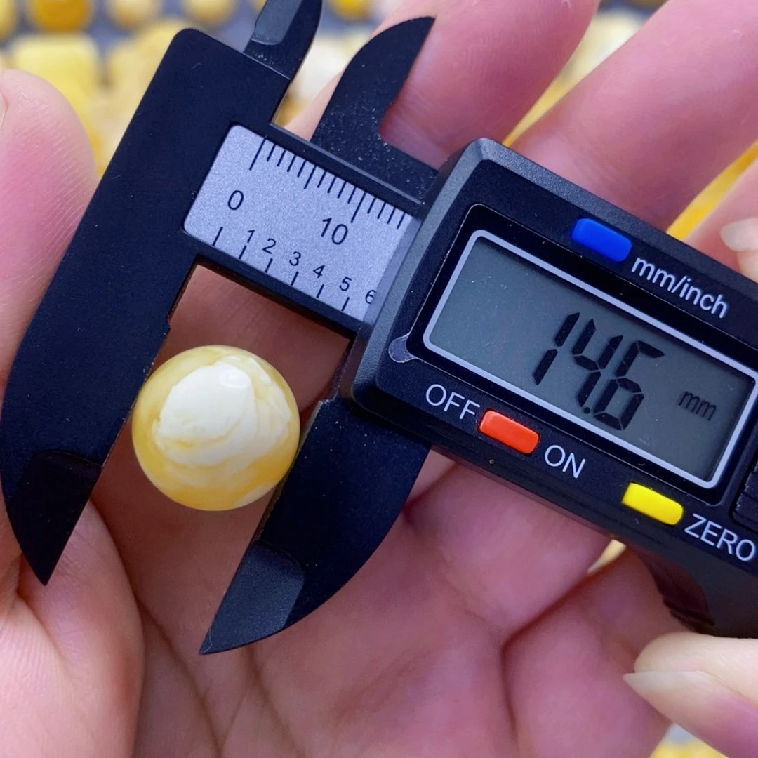 未镶嵌琥珀珠宝奇石