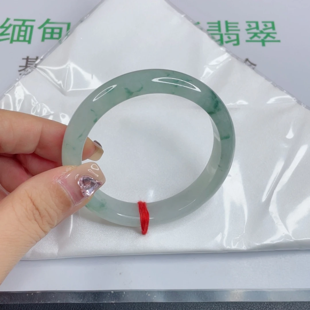 英***爽翡翠未镶嵌手镯冰飘花手镯