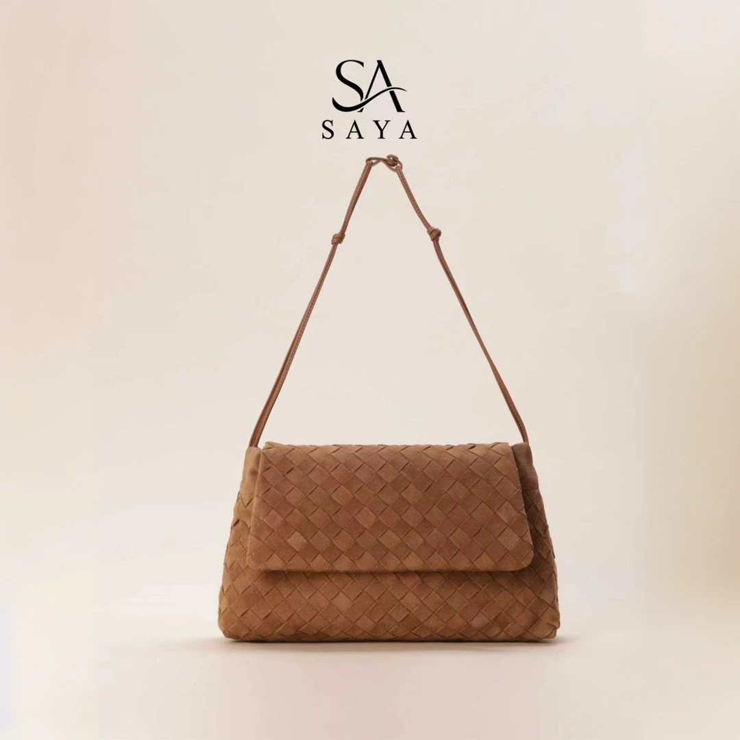 [茵予莎·SAYA]  编织磨砂翻盖包/胎牛绒/