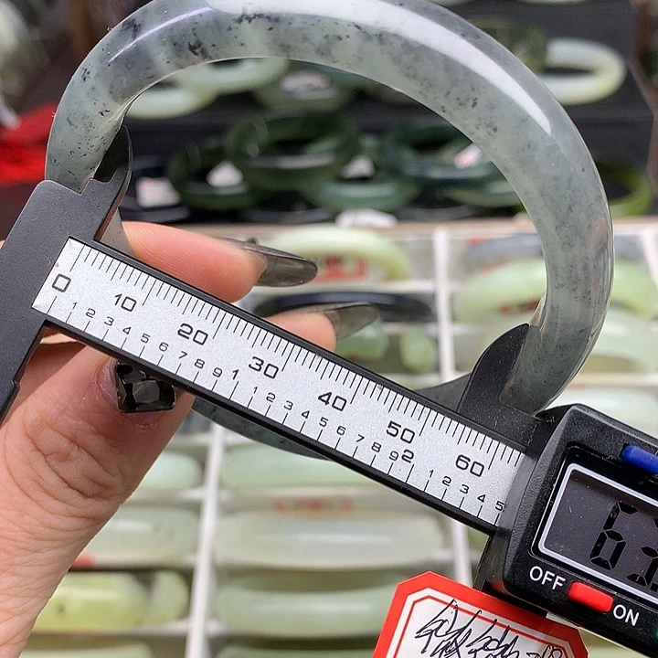 蛇纹石玉手镯未镶嵌519