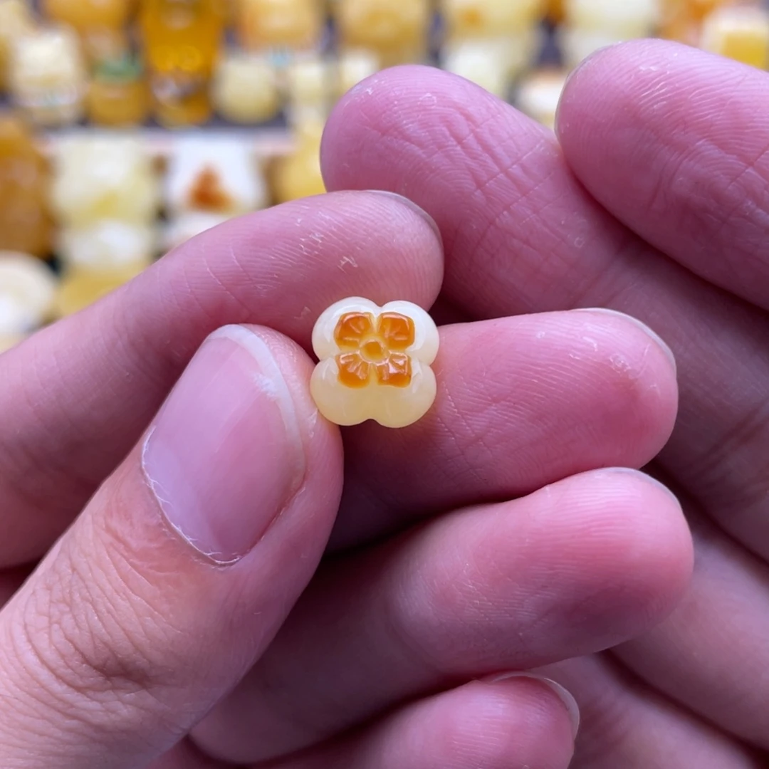 琥珀未镶嵌裸石蜜蜡