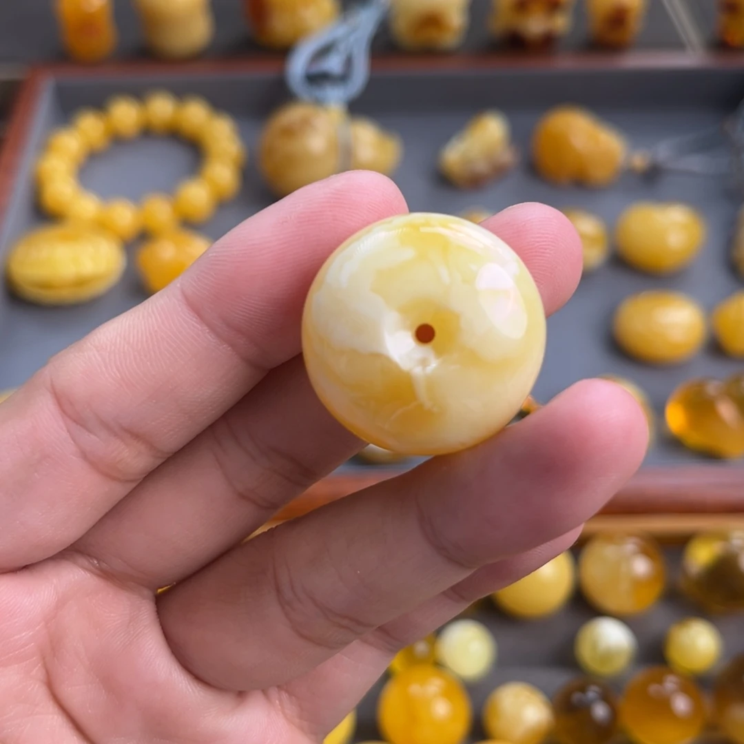 琥珀未镶嵌珠宝奇石