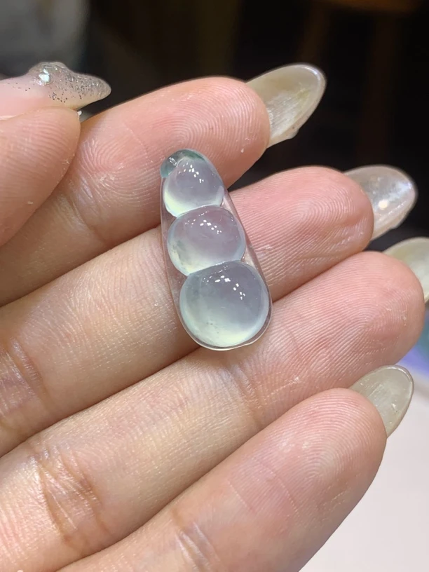 缅甸天然翡翠A货，飘花起光冰福豆，23:6/10.4/5.8性价比超高