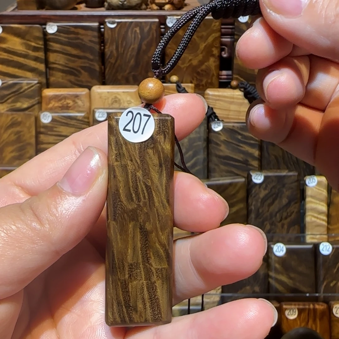 白***蓒把件楠木（金丝楠）金丝楠木小叶桢楠