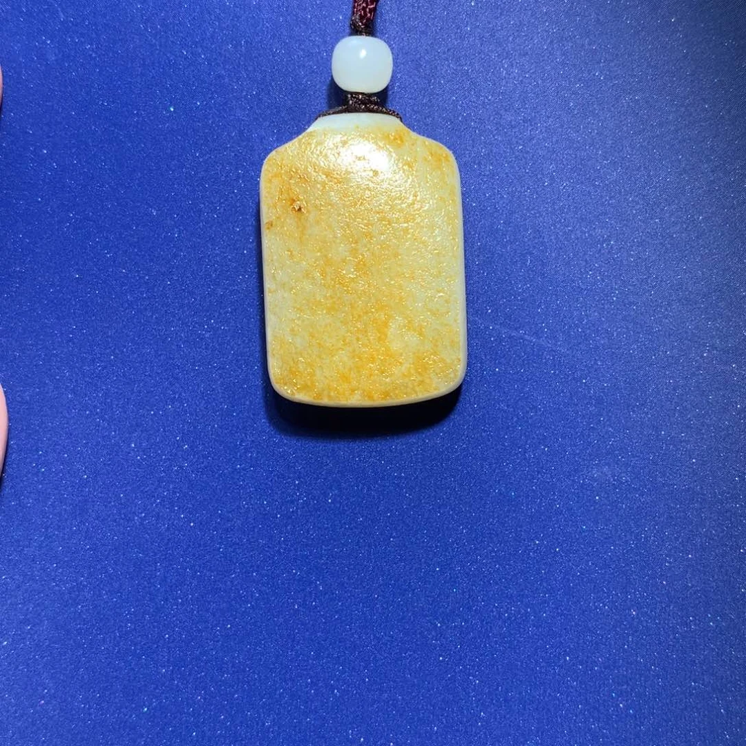一***月和田玉未镶嵌颈饰