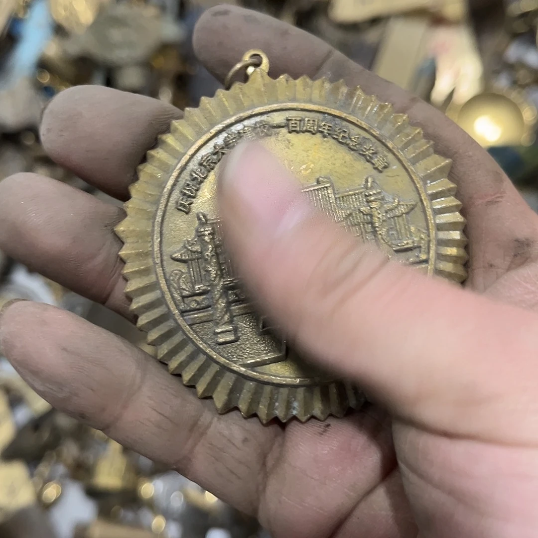 大***u闪电购铜摆件工艺品