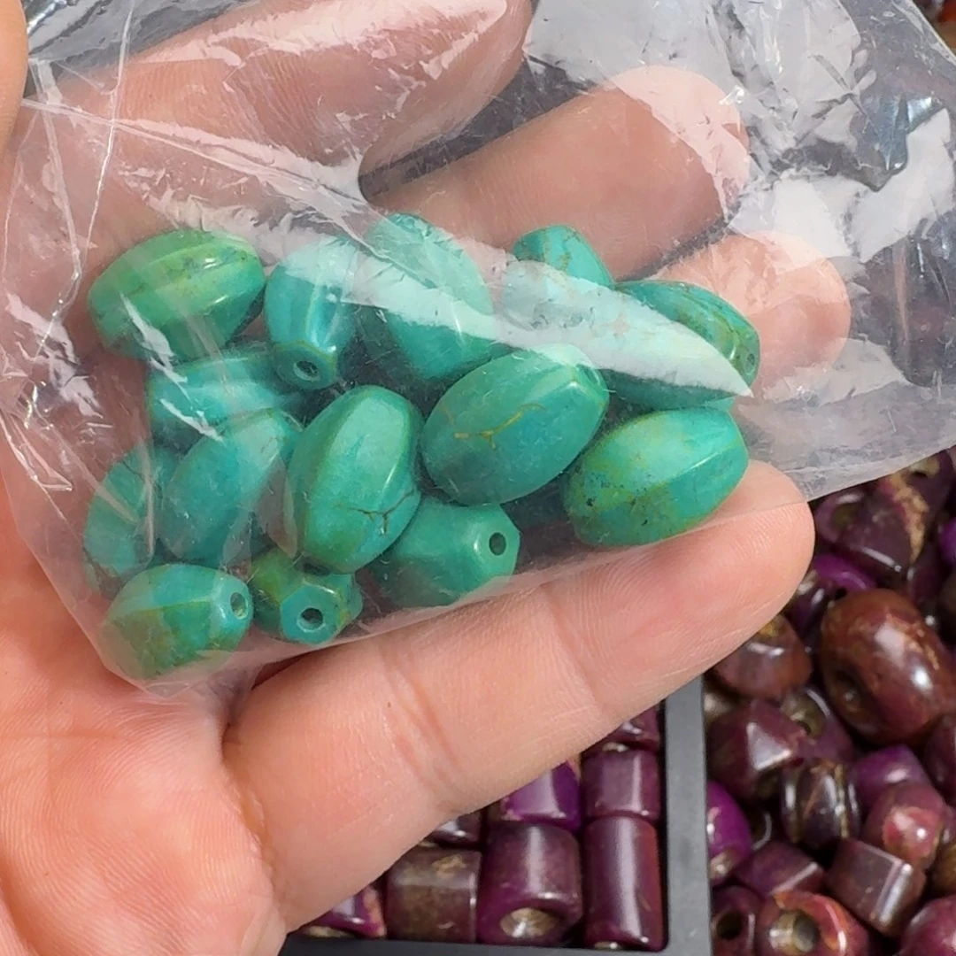 玉***引玛瑙/玉髓未镶嵌颈饰