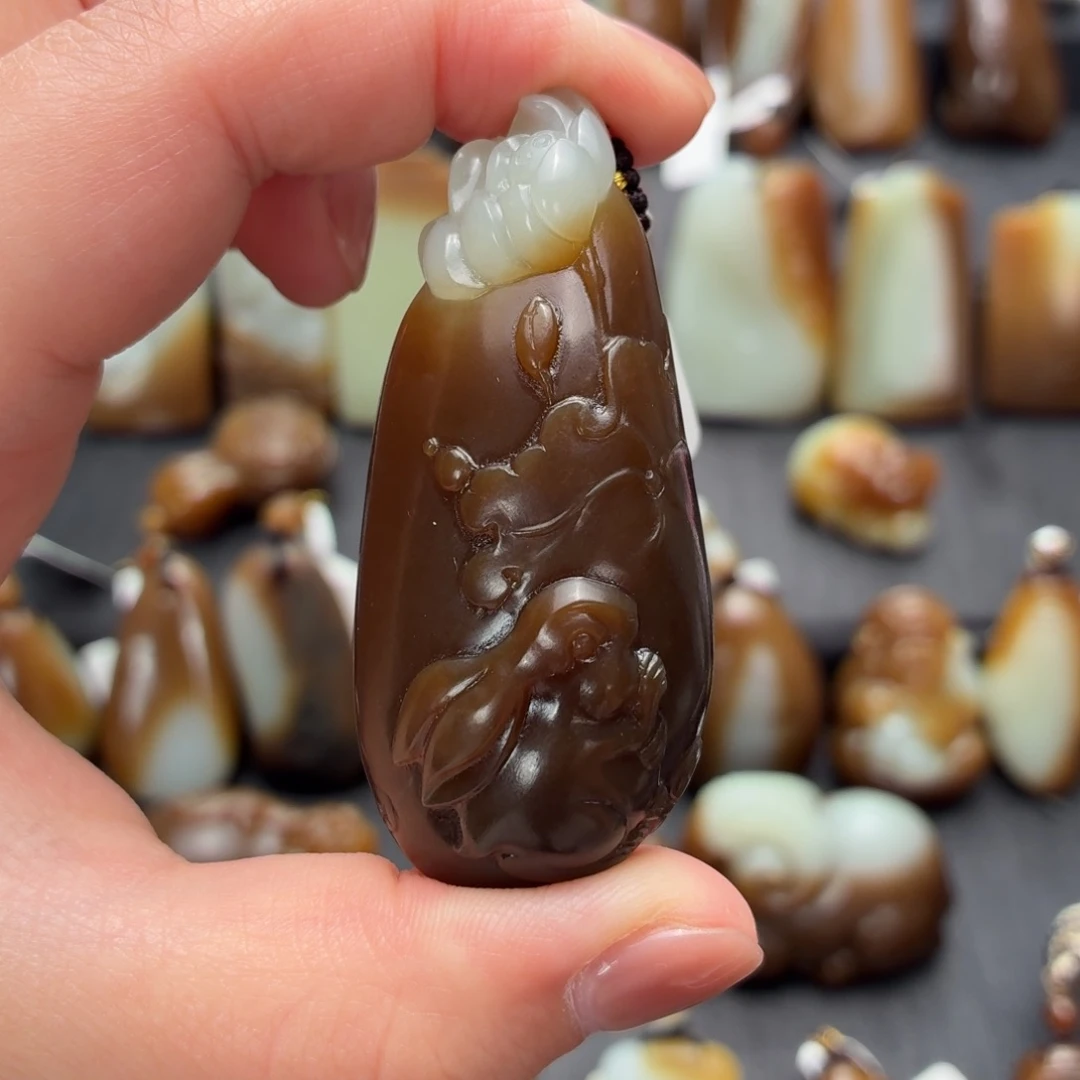 和田玉未镶嵌颈饰