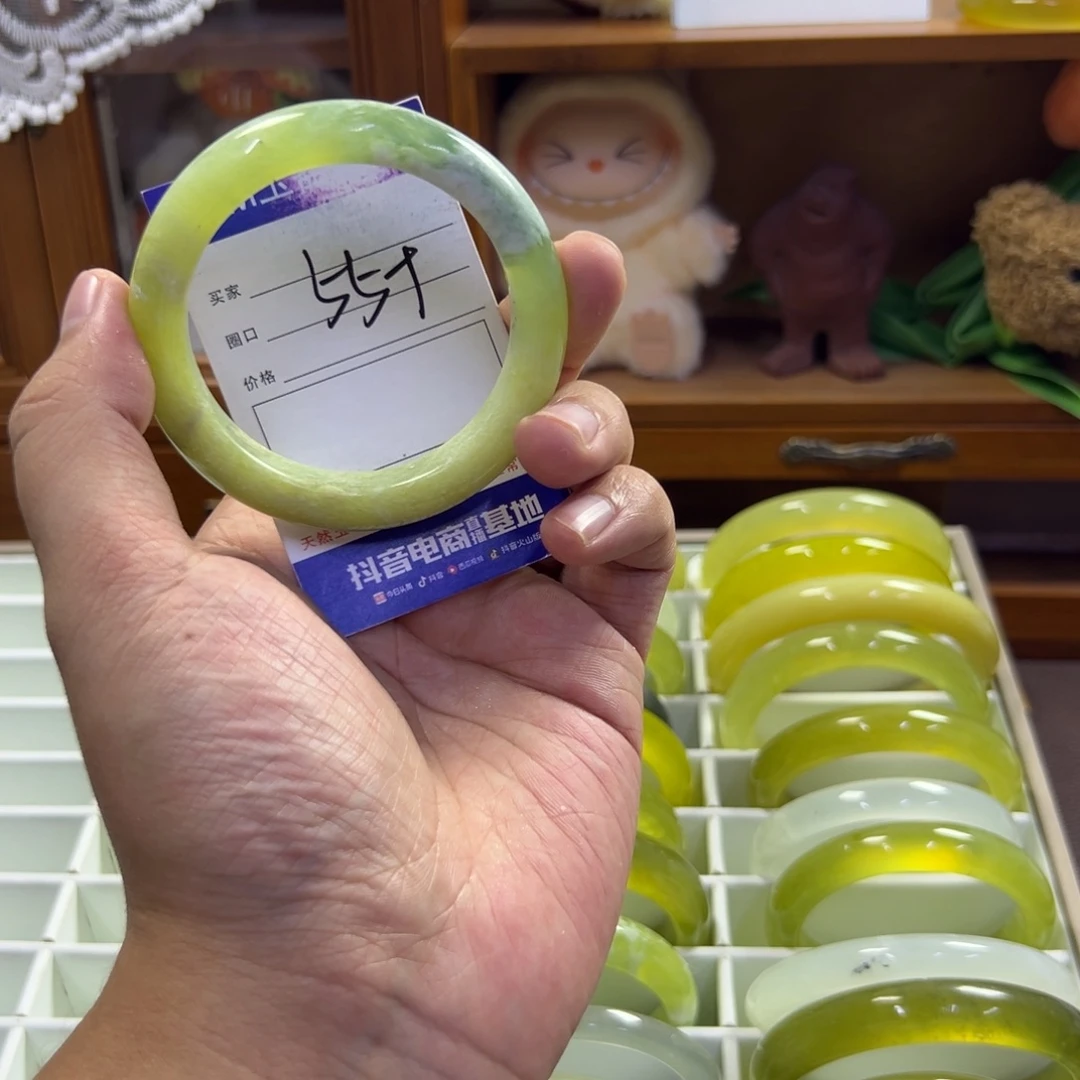 蛇纹石玉未镶嵌手镯302