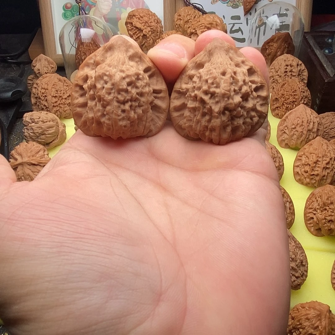 桃核把件朱雀狮子头40