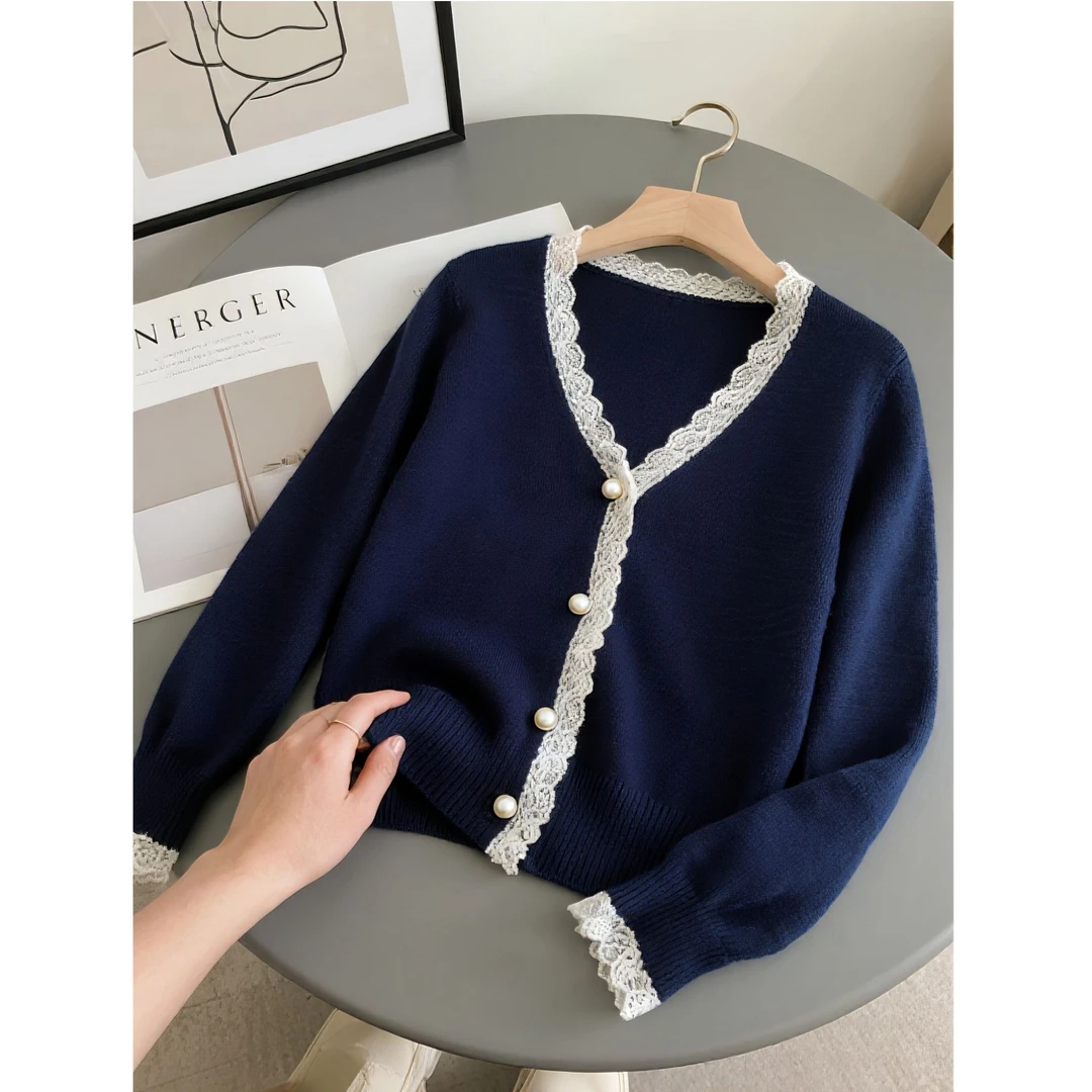 2025秋季新款洋气时髦气质设计感小众蕾丝拼接长袖毛针织衫上衣女