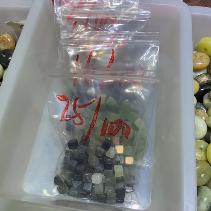 蛇纹石玉未镶嵌颈饰升***亮52