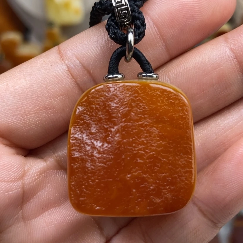 【闪购商品】琥珀颈饰未镶嵌