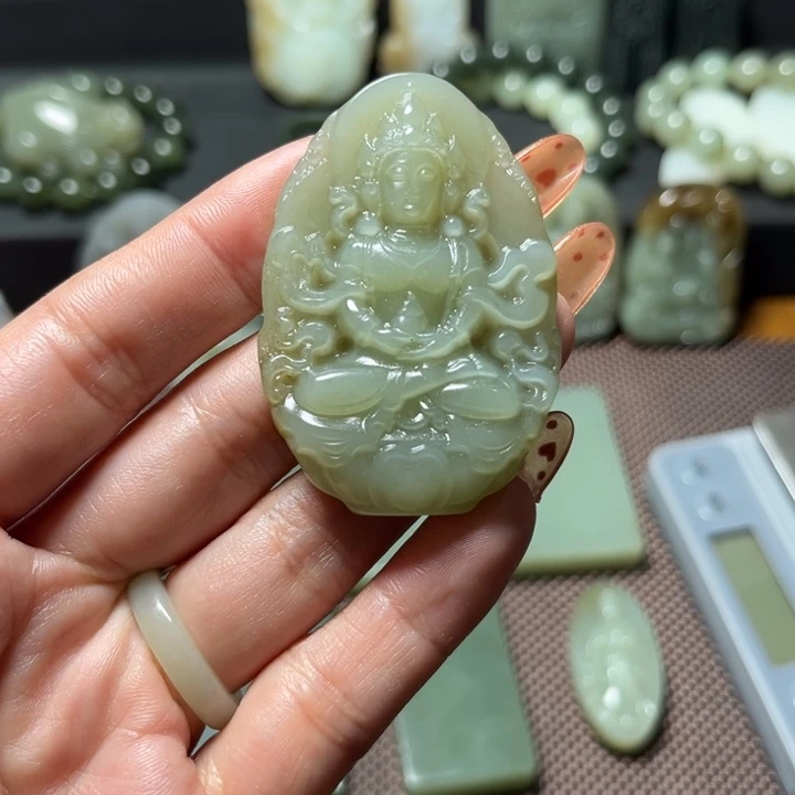 未镶嵌和田玉（糖玉）挂件傲****生