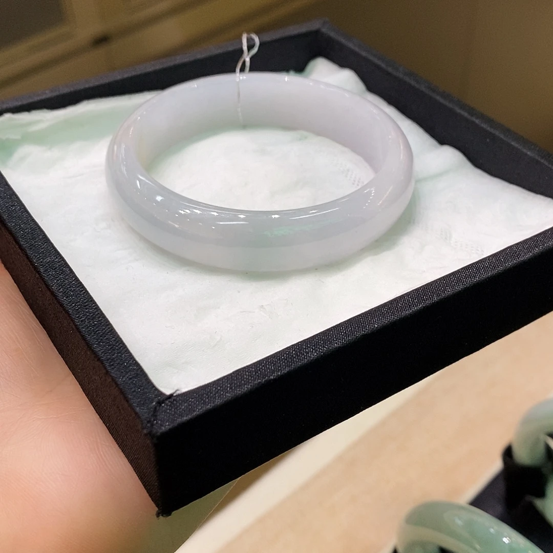 翡翠未镶嵌手镯0843