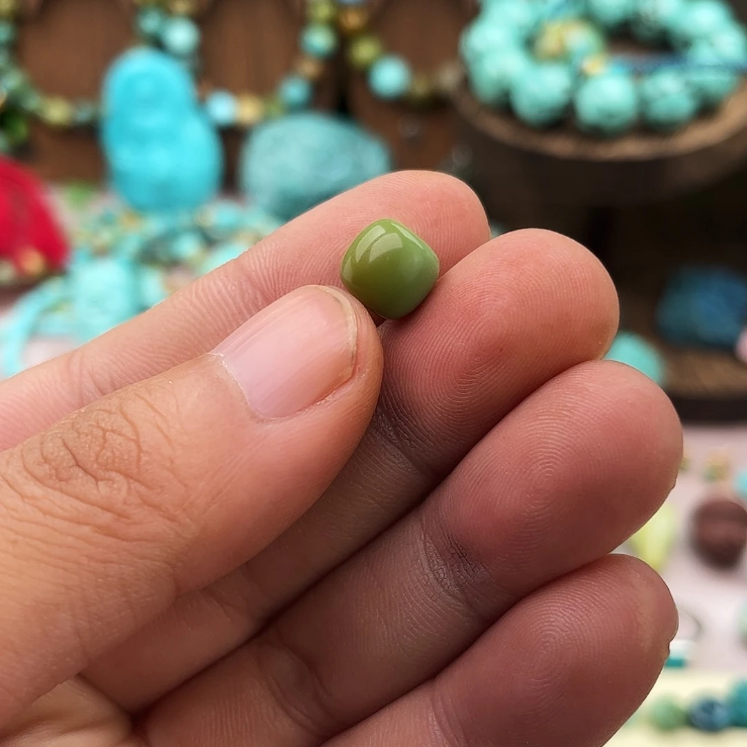 绿松石未镶嵌原矿绿松石