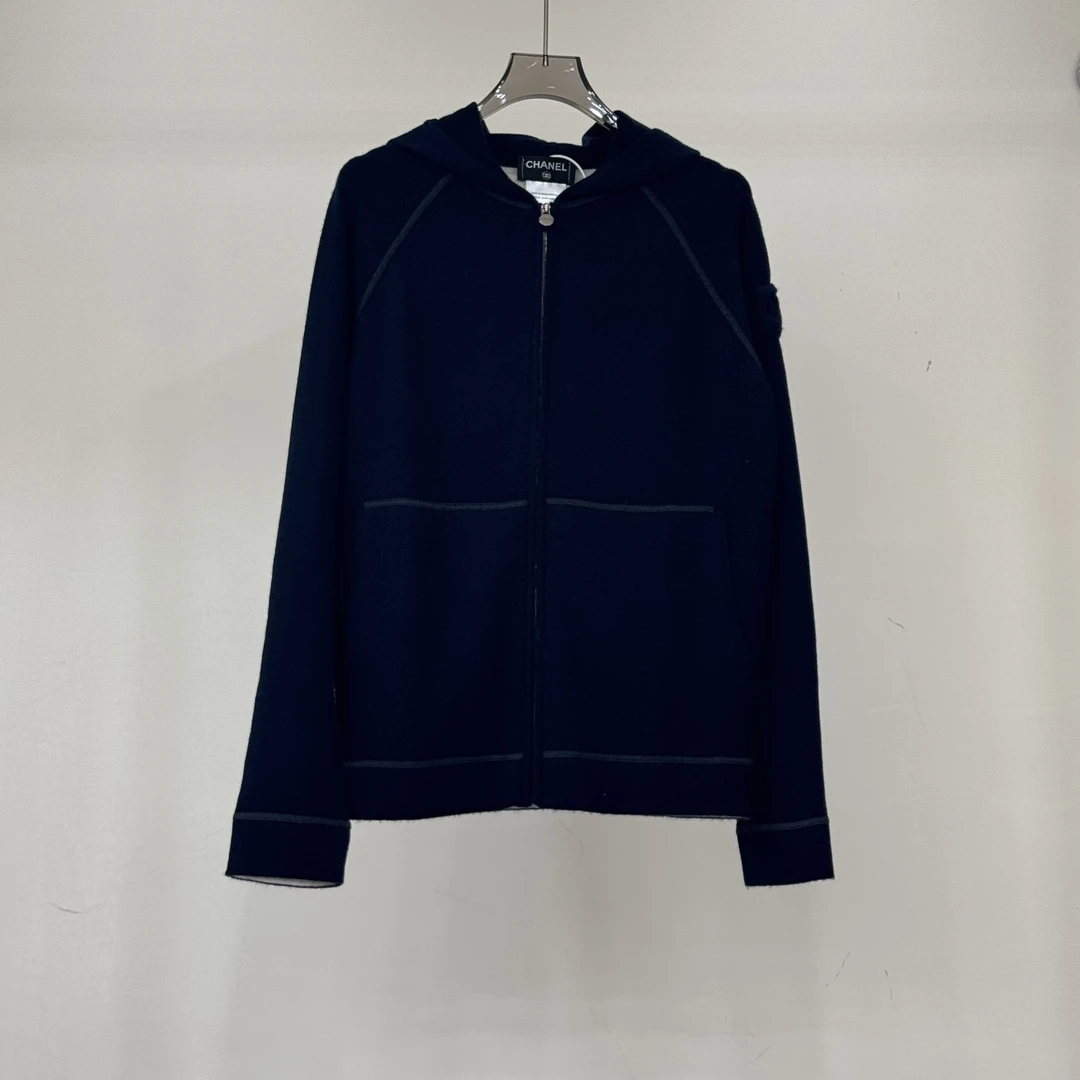 99新 Chanel/香奈儿 藏蓝羊绒开衫外套 36码 GM005212