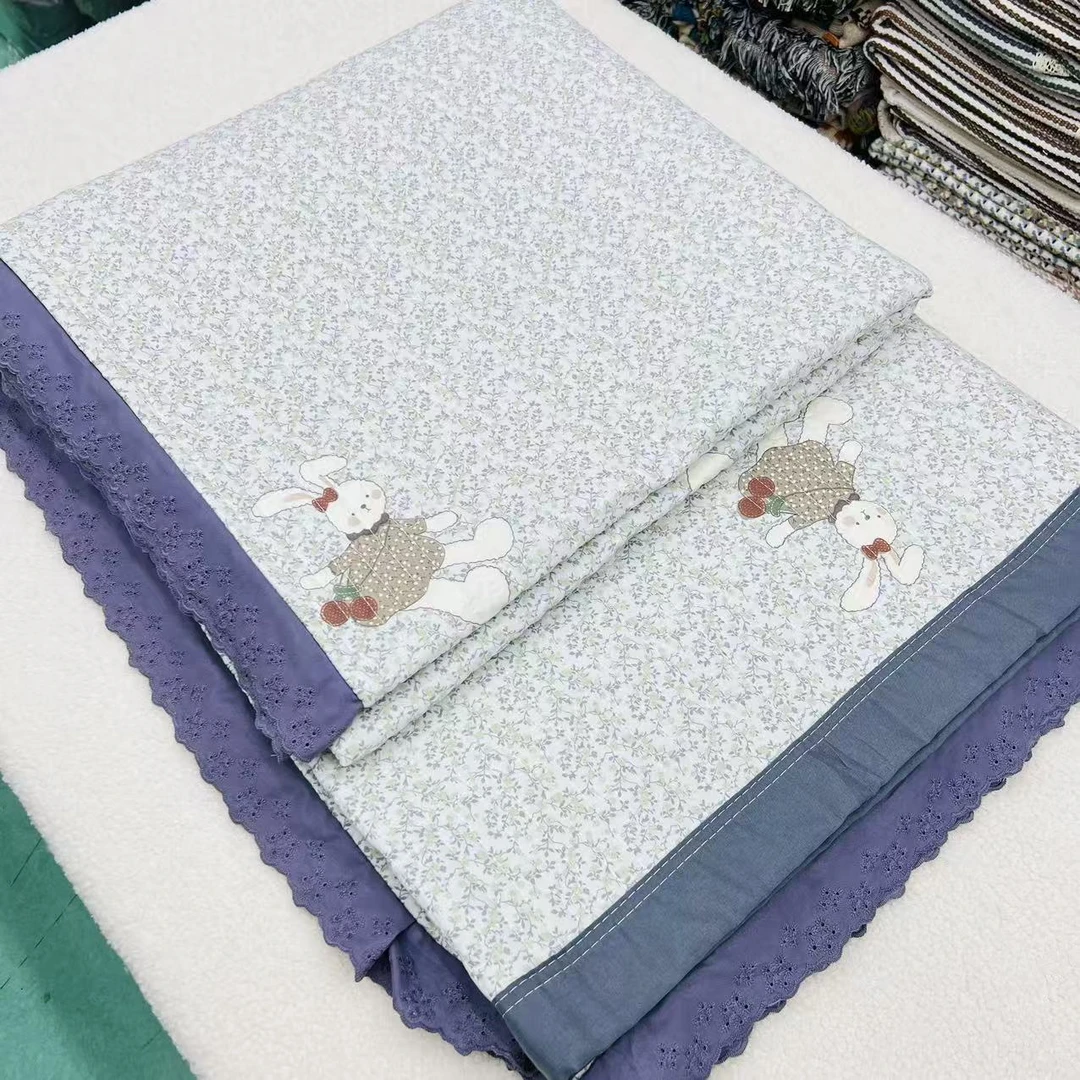 瑕疵【花边床盖】<碎花樱桃-兔>2X2.3m<±5cm><含花边>绗缝多功能